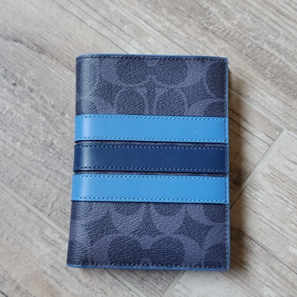 COACH passport wallet - BRAND NEW
